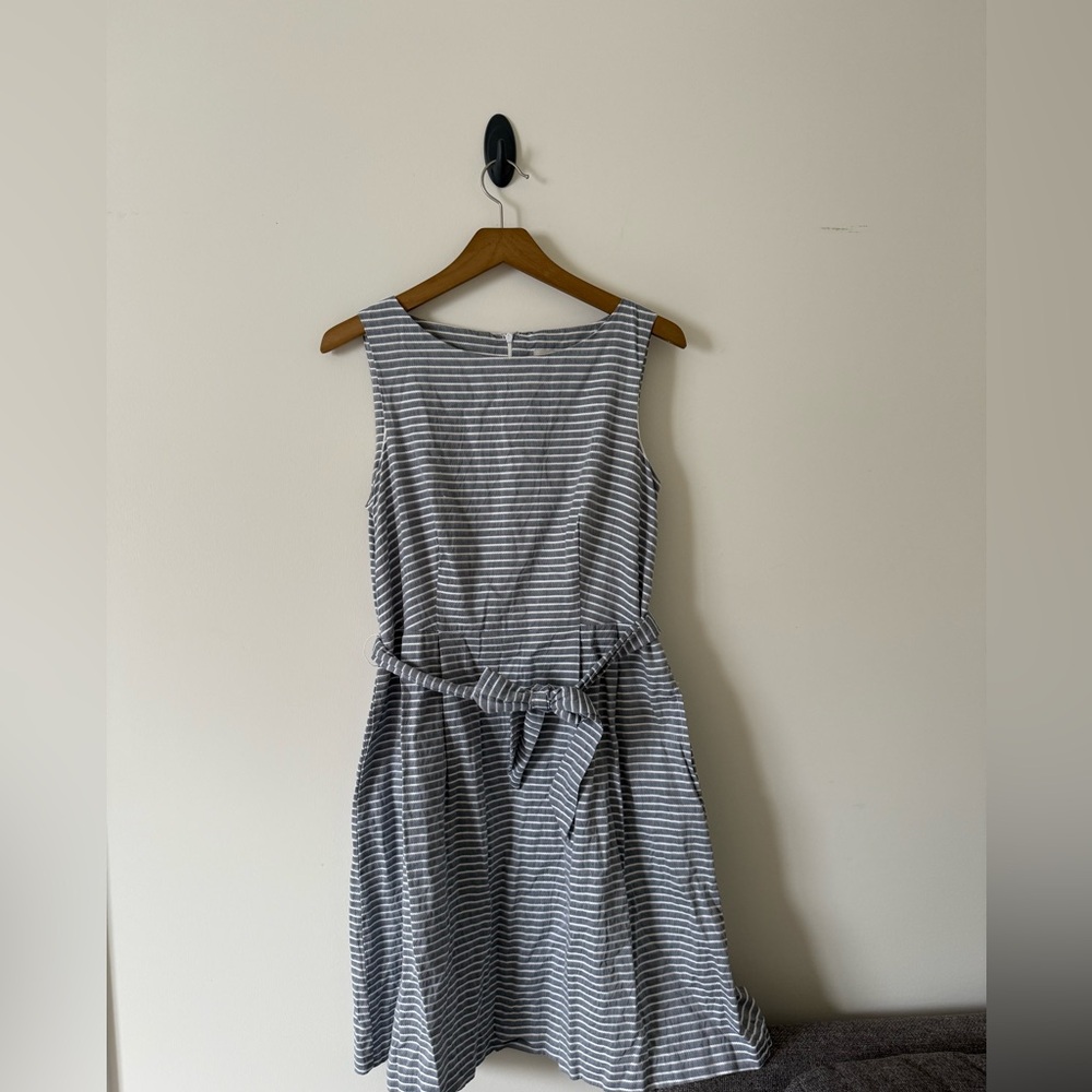 Anne Klein Gray and White Sleeveless A-Line Midi Dress